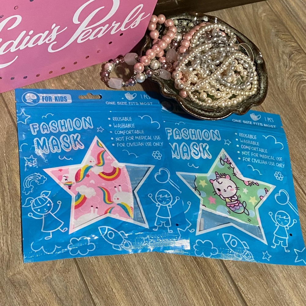😷2 Girls Fashion Kids Face Mask One Size